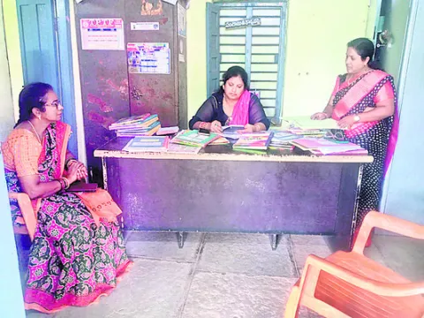 అనుమతిలేని వెంచర్లపై చర్య తీసుకోవాలి