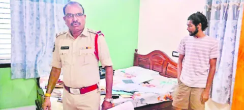 పండూరులో భారీ చోరీ