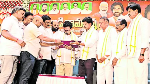 రైతులకు మెరుగైన సేవలు అందించాలి 
