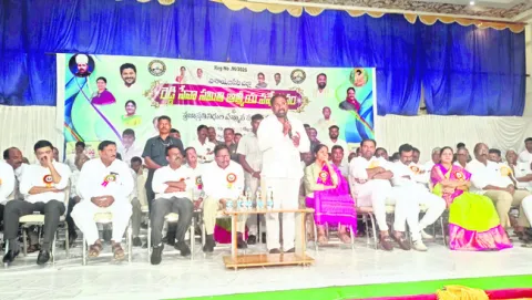 అర్హులందరికీ ఇందిరమ్మ ఇళ్లు 