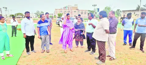 యోగాంధ్రను విజయవంతం చేద్దాం 