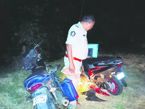 రోడ్డు ప్రమాదంలో  ఉపాధ్యాయుడి మృతి 