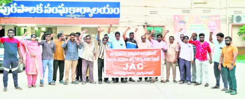 పోలీస్‌ గస్తీకి కొత్త వాహనాలు 