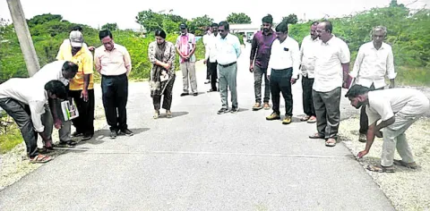 అప్‌డేషన్‌లో ఇబ్బంది రాకూడదు 
