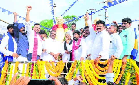 మహోన్నత వ్యక్తులు అంబేద్కర్‌, జగ్జీవన్‌రామ్‌