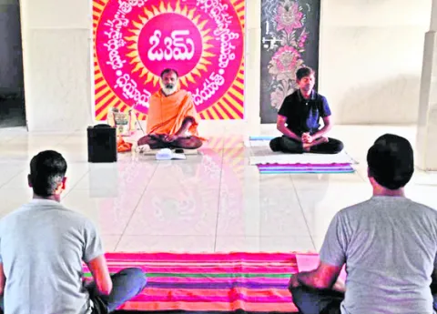 జీవితంలో యోగా తప్పనిసరి