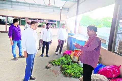 నేడు భీమవరానికి బొత్స రాక 
