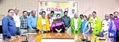 రెవెన్యూ చట్టాలపై అవగాహన అవసరం 