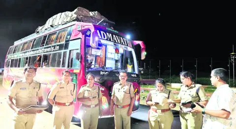 112 బస్సులపై కేసులు 
