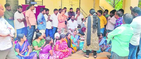 పునరావాస ప్యాకేజీ కల్పించాల్సిందే