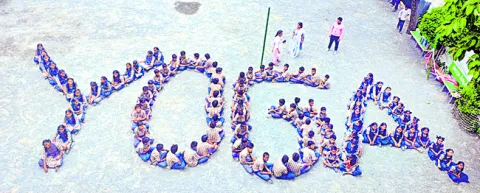 నిత్య జీవితంలో యోగా అంతర్భాగం కావాలి 