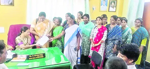 ఆశవర్కర్ల సమ్మె నోటీసు 