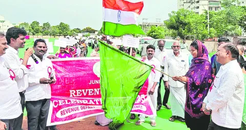 పెద్దపులి దాడిలో ఆవుకు గాయాలు 