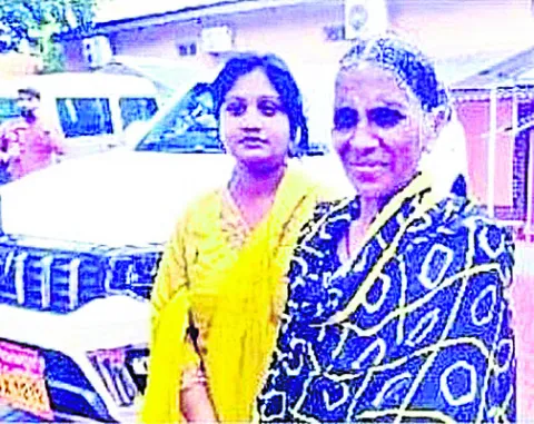 పింఛన్‌ కోసం మాజీ ఎమ్మెల్యే సతీమణి వినతి