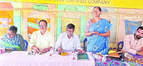 పంటలకు జీవన ఎరువులు వాడండి 