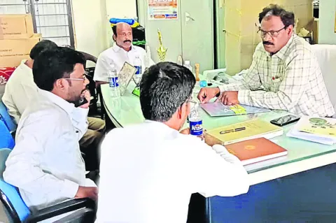 ఆదర్శ పాఠశాల ప్రిన్సిపల్‌పై విచారణ