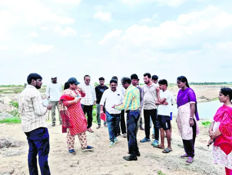 ఇందిరమ్మ ఇళ్ల నిర్మాణాల్లో వేగం