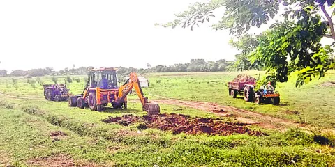 దేవస్థాన భూముల్లో మట్టి తవ్వకాలు 