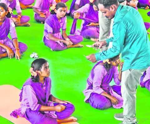 25వేల మందితో సూర్య నమస్కారాలు