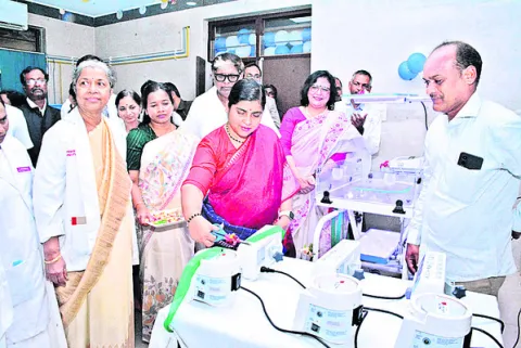 దాతల సహకారం అభినందనీయం