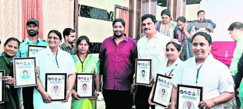 ఇల్లెందు ఆస్పత్రి ఉద్యోగులకు ప్రశంస