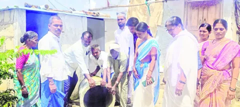 మురికి నీరు నిల్వ  ఉండకుండా చూడండి