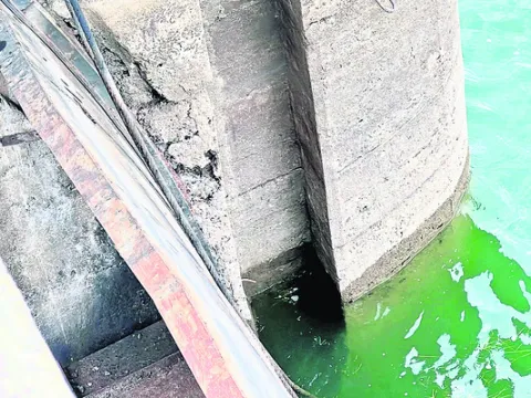 పదేళ్ల క్రితం మరమ్మతులు 
