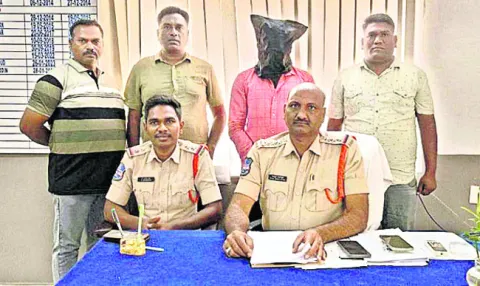 మహారాష్ట్ర నుంచి తరలిస్తున్న గంజాయి పట్టివేత