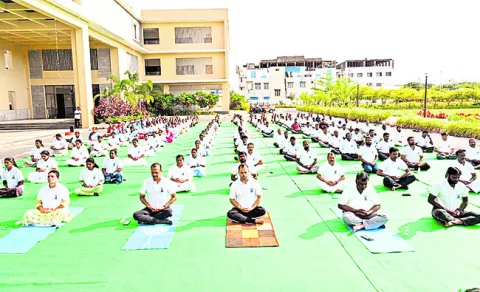 యోగాతో ఆరోగ్యకర జీవనం