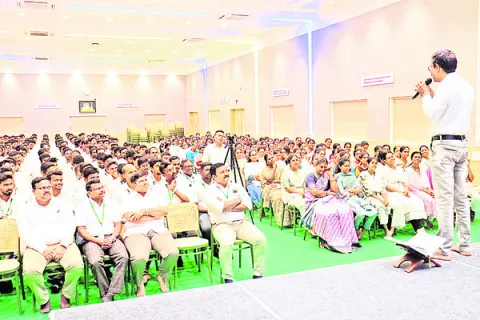 రోడ్డు ప్రమాదంలో ఇద్దరు మృతి 
