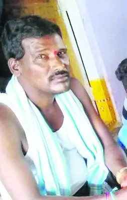 బైక్‌ అదుపుతప్పి  యువకుడు మృతి
