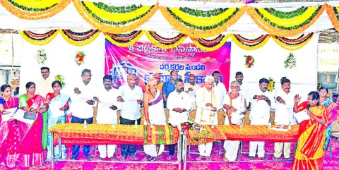 ఆలయ వ్యవహారాలు ధర్మబద్ధంగా నిర్వహించాలి