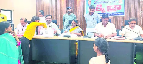బెస్ట్‌ అవైలబుల్‌ స్కూల్‌కు డ్రా పద్ధతిలో ఎంపిక