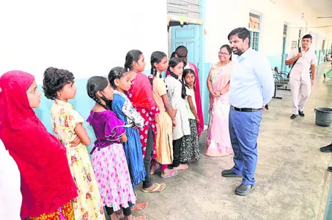 విద్యార్థులకు నాణ్యమైన విద్య అందించాలి●