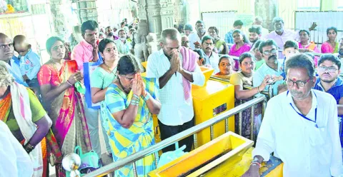 శ్రీవారికి అభిషేకం,  నిత్యకల్యాణం
