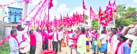 ప్రజా సమస్యలపై నిరంతర పోరాటం 