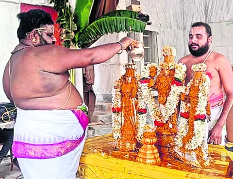 వీఆర్