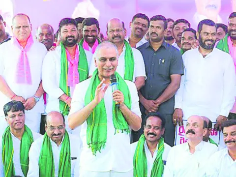 కలెక్టరేట్‌ను ముట్టడిస్తాం: హరీశ్‌రావు