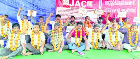 కార్మికుల సమస్యలు పరిష్కరించాలి 