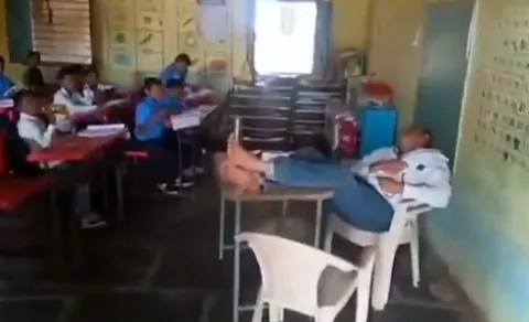 Teacher Naps Snores For 30 Minutes In Class Full Of Children1