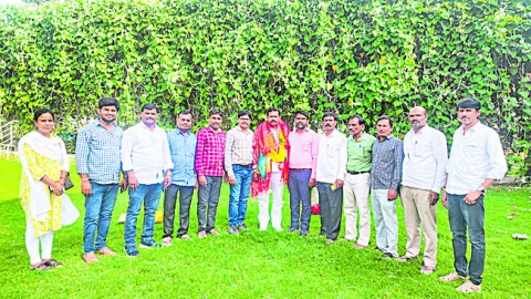 ఉపాధ్యాయ సమస్యల పరిష్కారానికి కృషి 