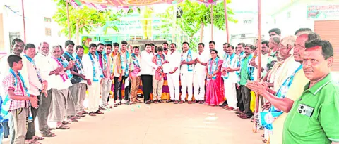 42 శాతం రిజర్వేషన్లు కల్పించాలి 