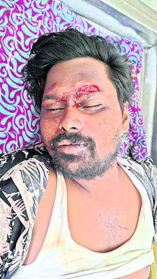 ఆగి ఉన్న లారీని ఢీకొట్టి వ్యక్తి మృతి 