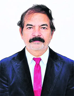 పీజీ పట్టా పొందిన డీఎంహెచ్‌వో