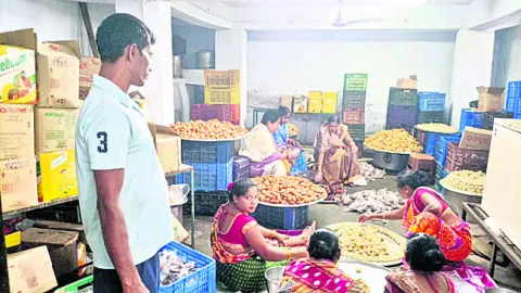 జగన్నాథ మందిరంలో  మిఠాయిల తయారీ 