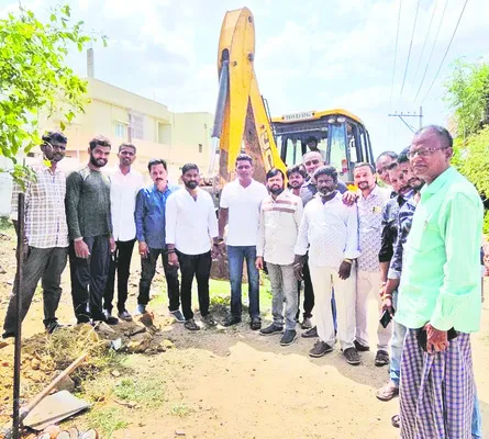 అండర్‌ డ్రైనేజీ పనులు ప్రారంభం 