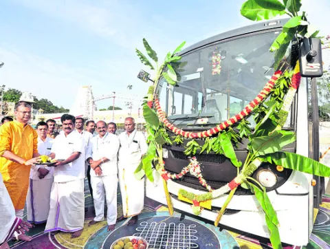 టీటీడీకి ఏసీ బస్సు విరాళం