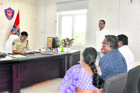 చట్ట పరిధిలో బాధితులకు న్యాయం