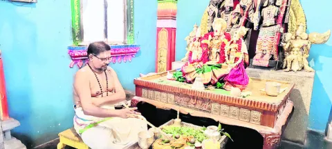 ముత్తంగి అలంకరణలో రామయ్య