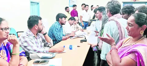సమస్యలు సత్వరమే పరిష్కరించాలి